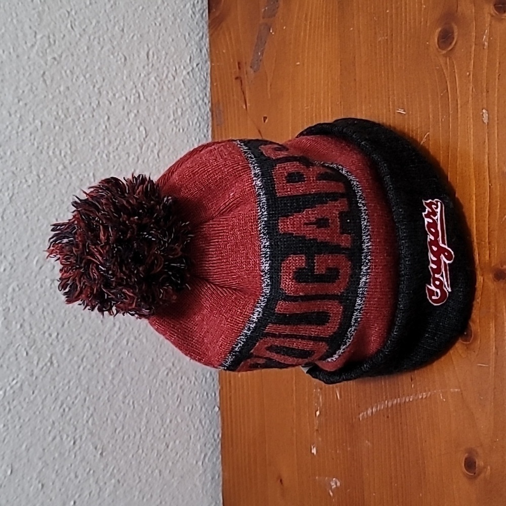Cougars World‎ WSU Beanie Hat Men's One Size OSFM Red Black Pom Knit Cap